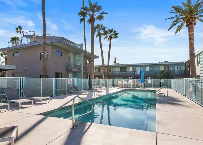 Poolside W Rooftop Deck - Walk To Old Town *